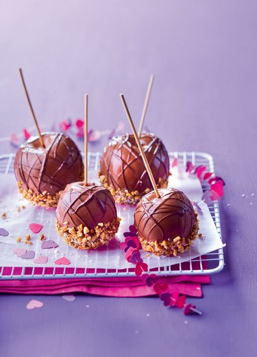 pommes-d-amour-aux-deux-chocolats.jpg