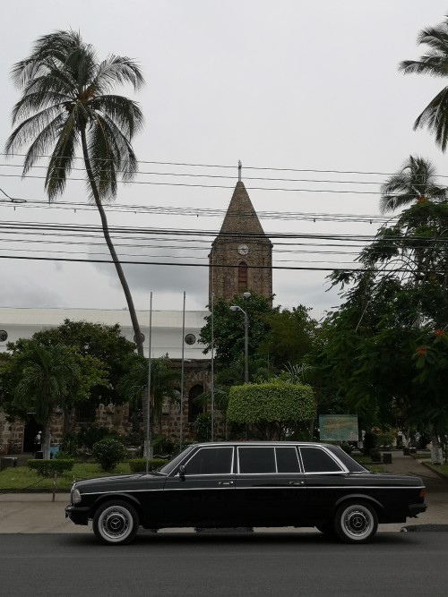 La Catedral de Nuestra Seora del Carmen  Puntarenas. COSTA RICA MERCEDES LWB W123 LANG