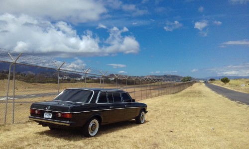 Tobias-Bolanos-International-Airport-COSTA-RICA-MERCEDES-300D-LANG-LIMOSINA.jpg