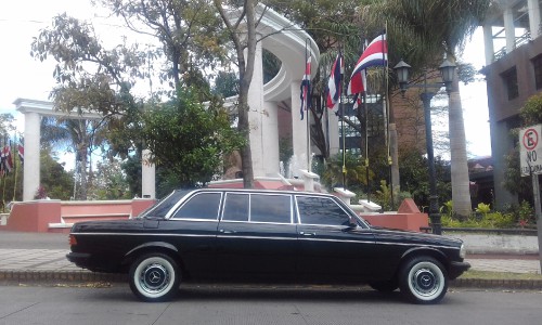 Tribunal-Supremo-de-Elecciones-Republica-de-Costa-Rica-MERCEDES-300D-LANG-LIMOUSINE.jpg