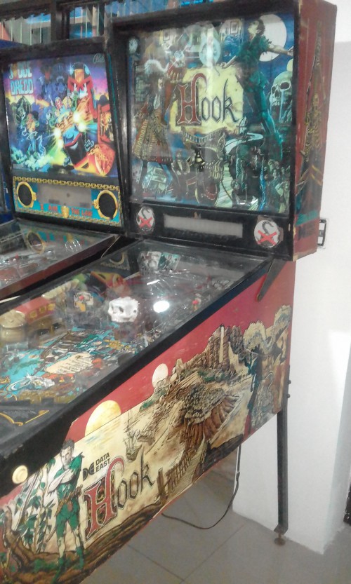 1992-DATA-EAST-HOOK-PINBALL-MACHINE-COSTA-RICA.jpg