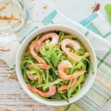 nouilles-de-courgettes-et-crevettes-flambees-au-pastis