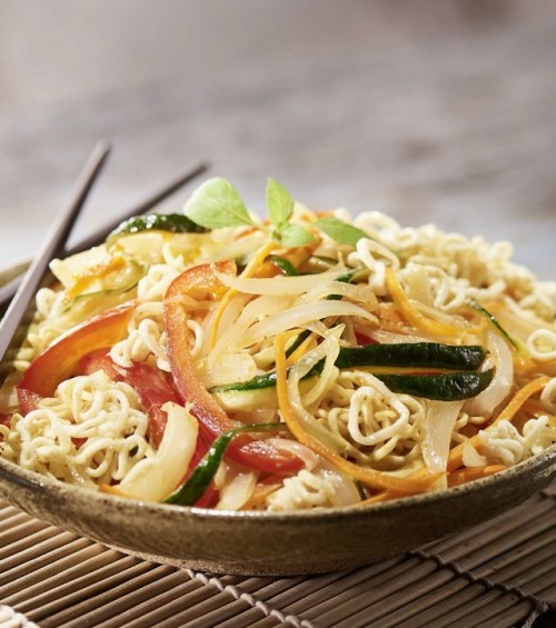 nouilles-sautees-au-lait-de-coco-curry-et-legumes-croquants.jpg