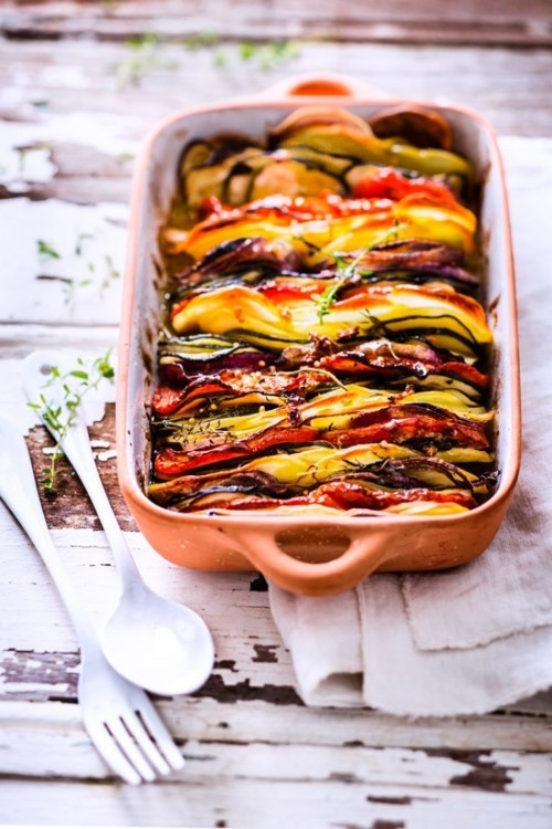 tian pommes de terre tomates courgettes oignons rouges