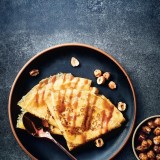 crepes-caramel-aux-noisettes-et-beurre-sale