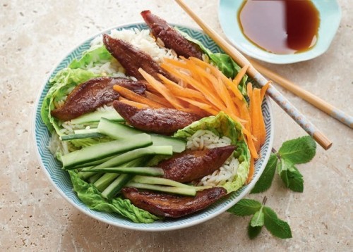 Salade-de-riz-facon-bo-bun-au-canard-1.jpg