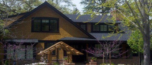 Shelton Roofing
2225 East Bayshore Road #288
Palo Alto, CA 94303
(650) 353-5209

http://sheltonroof.com/